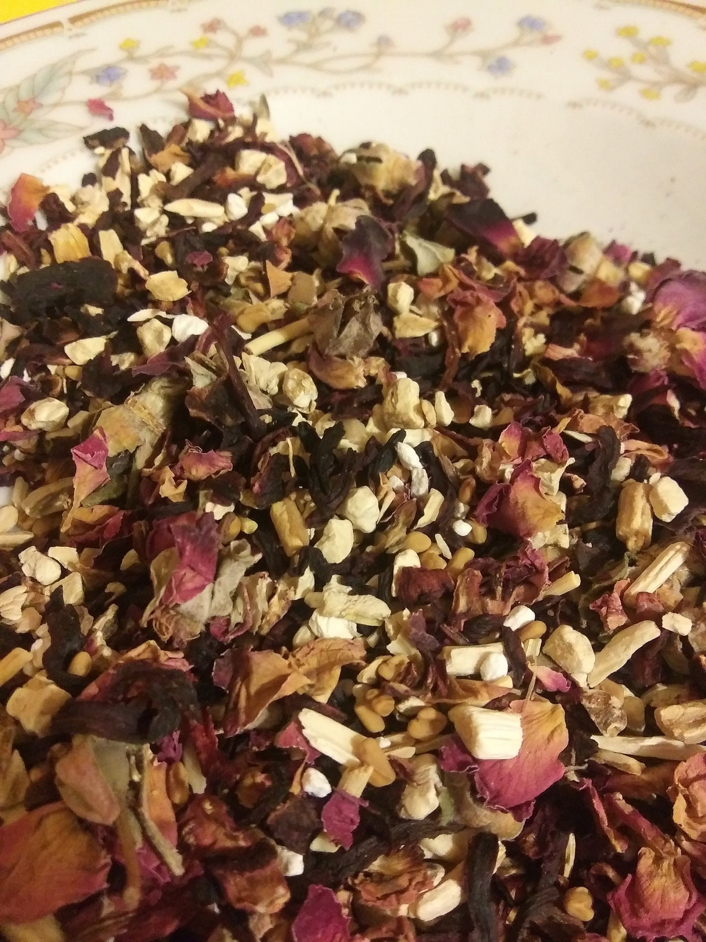 Organic Held & Supported women's loose leaf tea blend